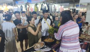Hoạt động quảng bá sản phẩm tại hội chợ